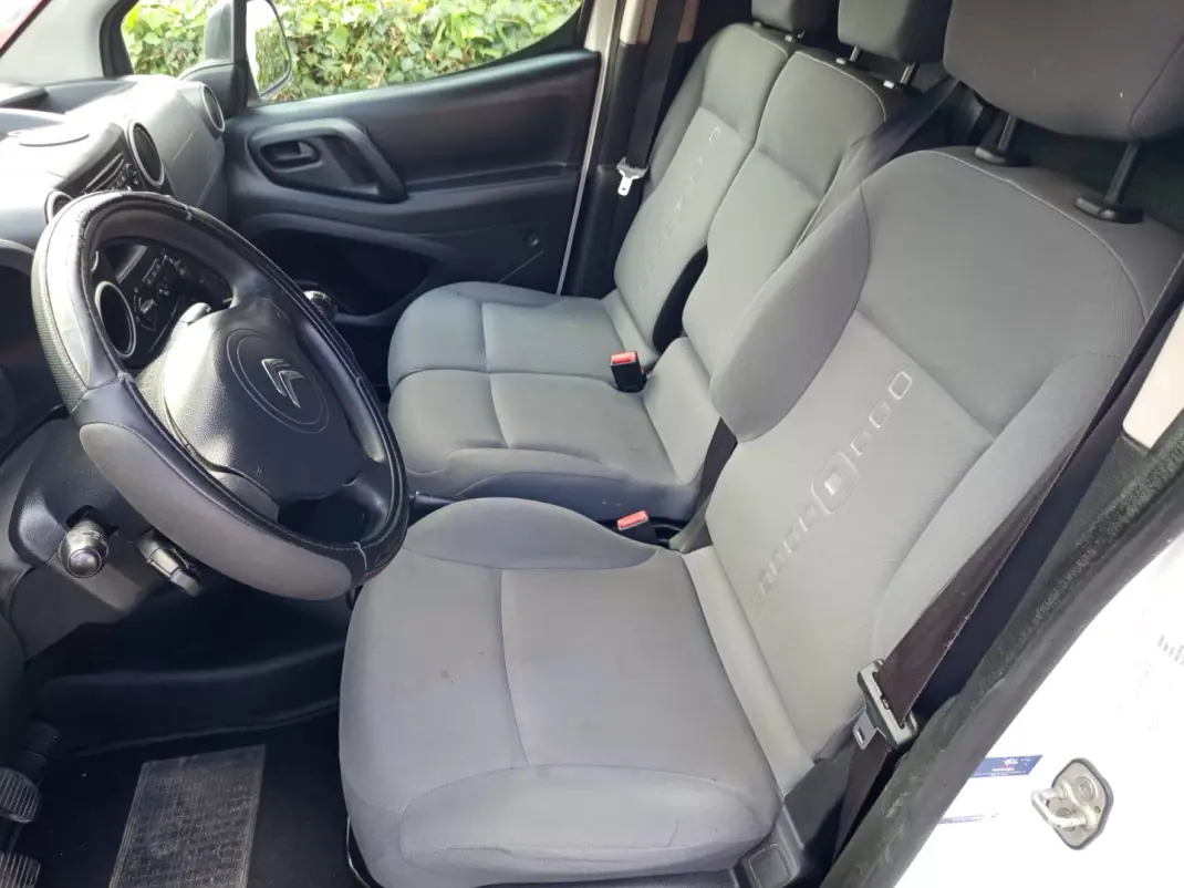 Citroën 2016 - 8990 EUR, 219055 km - AUTO.MOTO.pt - 219055km - foto 6 de 9