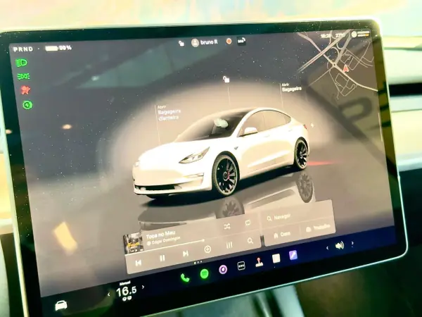Tesla Model 3 2022 - 39900 EUR, 40060 km - AUTO.MOTO.pt - 40060km - foto 23 de 35
