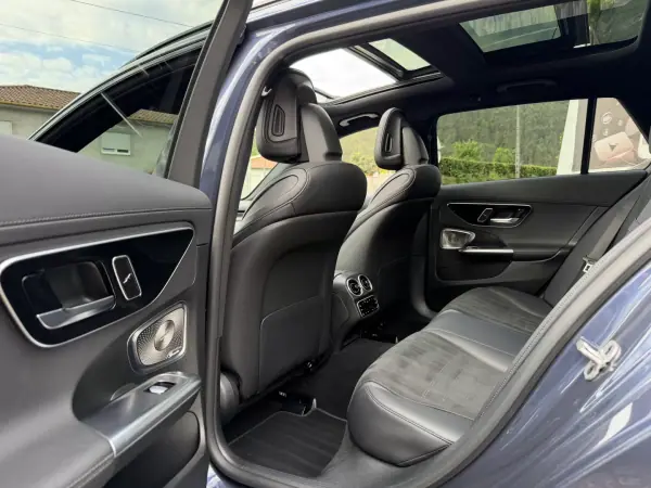 Mercedes-Benz C 300e 2024 - 49990 EUR, 26210 km - AUTO.MOTO.pt - 26210km - foto 11 de 22