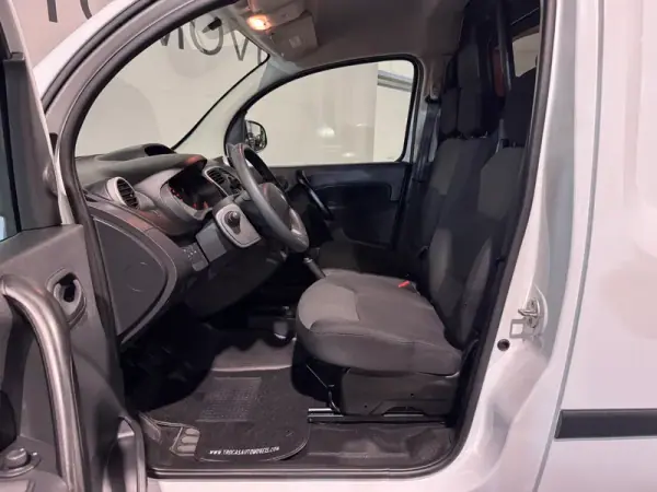 Renault KANGOO MAXI 1.5 DCI BUSINESS S/S 2020 - 13750 EUR, 151000 km - AUTO.MOTO.pt - 151000km - foto 28 de 33