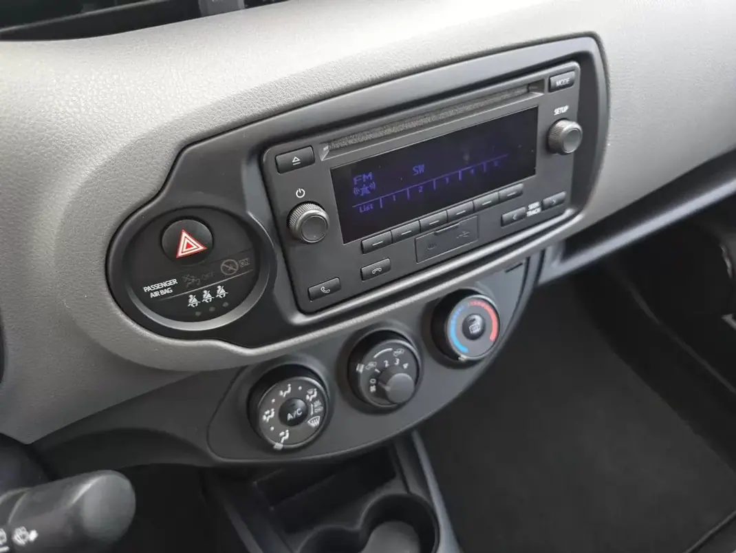 Toyota Yaris 2019 - 11500 EUR, 35900 km - 35900km - foto 13 de 21
