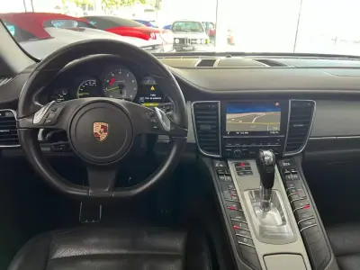 Porsche Panamera 2014 - 45990 EUR, 157000 km - AUTO.MOTO.pt - 157000km - foto 17 de 37