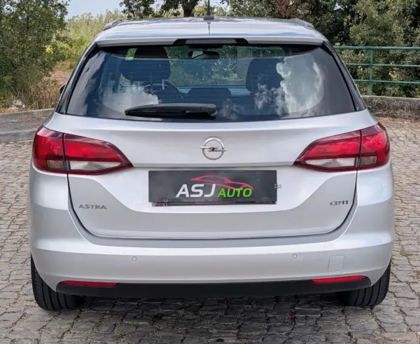 Opel Astra Sports Tourer 2018 - 6950 EUR, 251900 km - 251900km - foto 8 de 21