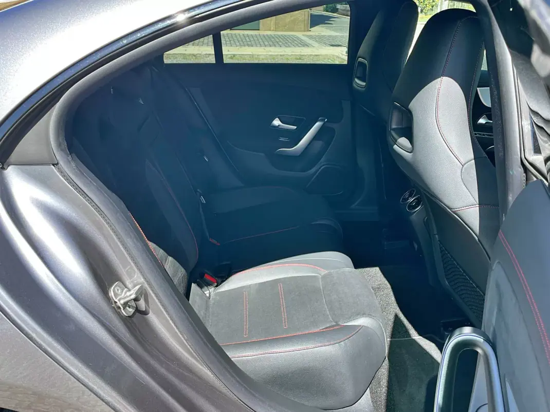 Mercedes-Benz CLA 250 2023 - 36900 EUR, 30000 km - AUTO.MOTO.pt - 30000km - foto 22 de 33