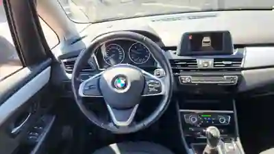 BMW 218 Gran Tourer 2016 - 13990 EUR, 216000 km - 216000km - foto 9 de 15