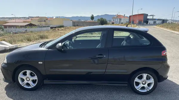 SEAT Ibiza 2008 - 3950 EUR, 125000 km - AUTO.MOTO.pt - 125000km - foto 17 de 23
