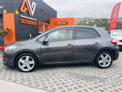Toyota Auris 2010 - 10950 EUR, 161626 km - AUTO.MOTO.pt - 161626km - foto 4 de 12