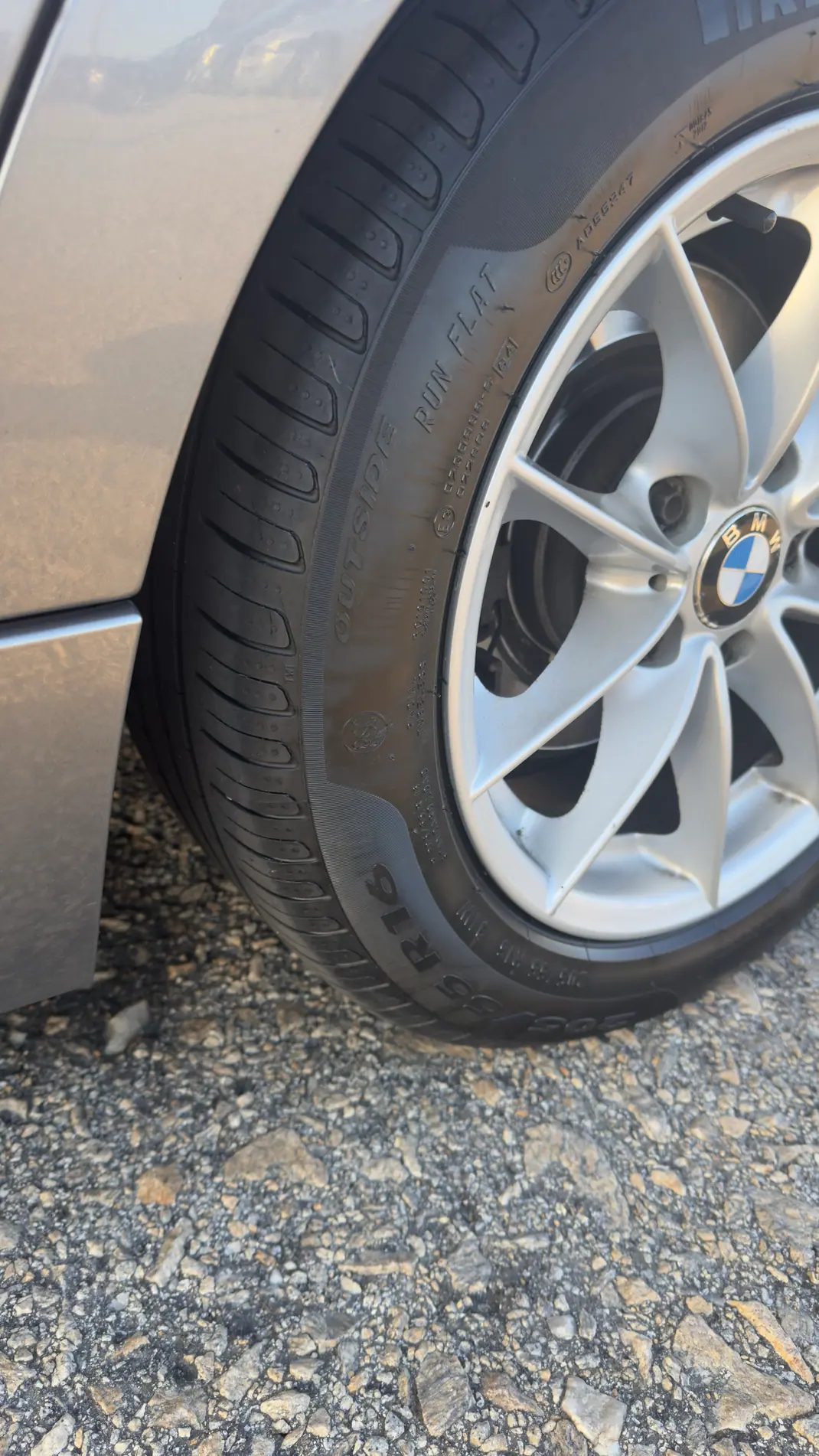 BMW 318 2010 - 7750 EUR, 350000 km - AUTO.MOTO.pt - 350000km - foto 11 de 11