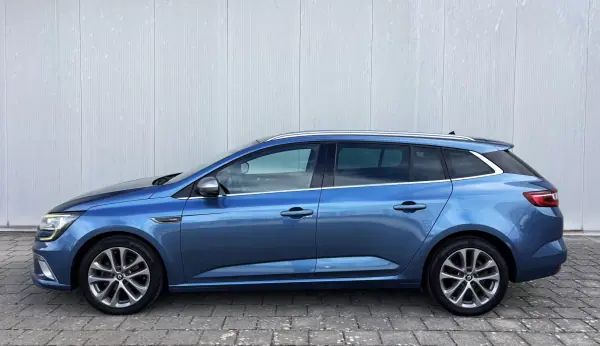 Renault Mégane Sport Tourer 2017 - 13990 EUR, 115000 km - AUTO.MOTO.pt - 115000km - foto 2 de 43