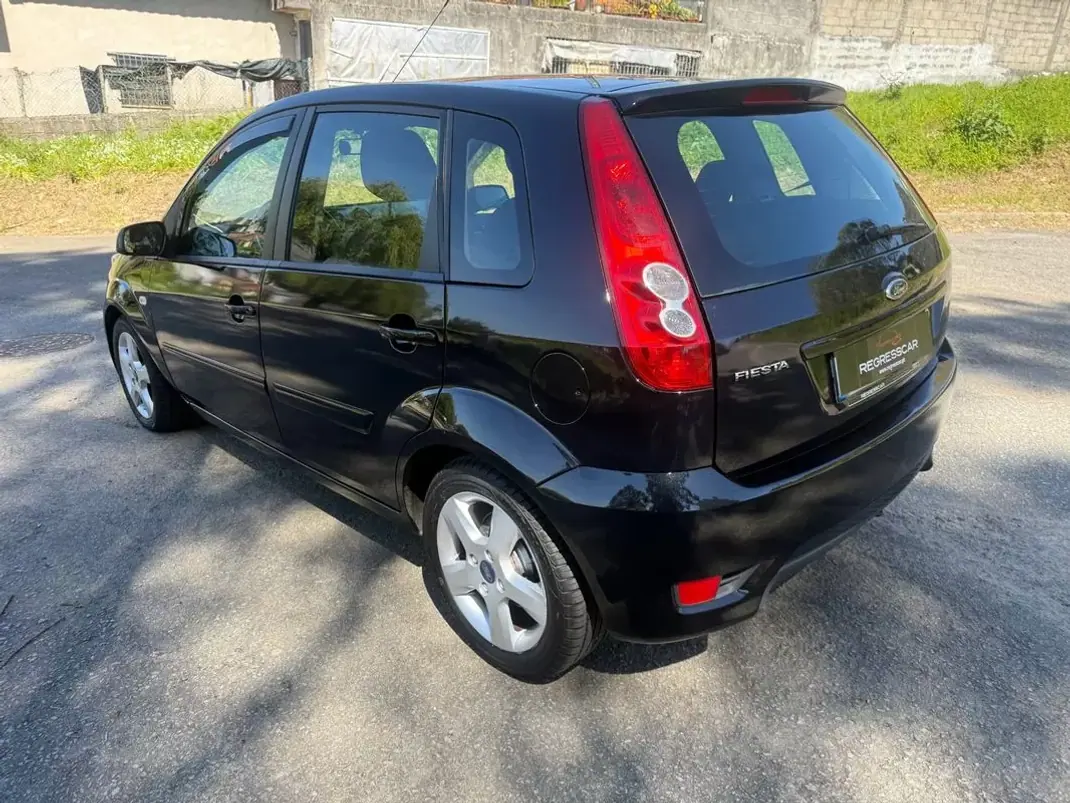 Ford Fiesta 2008 - 5700 EUR, 82000 km - AUTO.MOTO.pt - 82000km - foto 5 de 23
