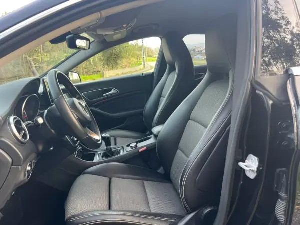 Mercedes-Benz CLA 180 2017 - 18650 EUR, 124000 km - AUTO.MOTO.pt - 124000km - foto 28 de 38
