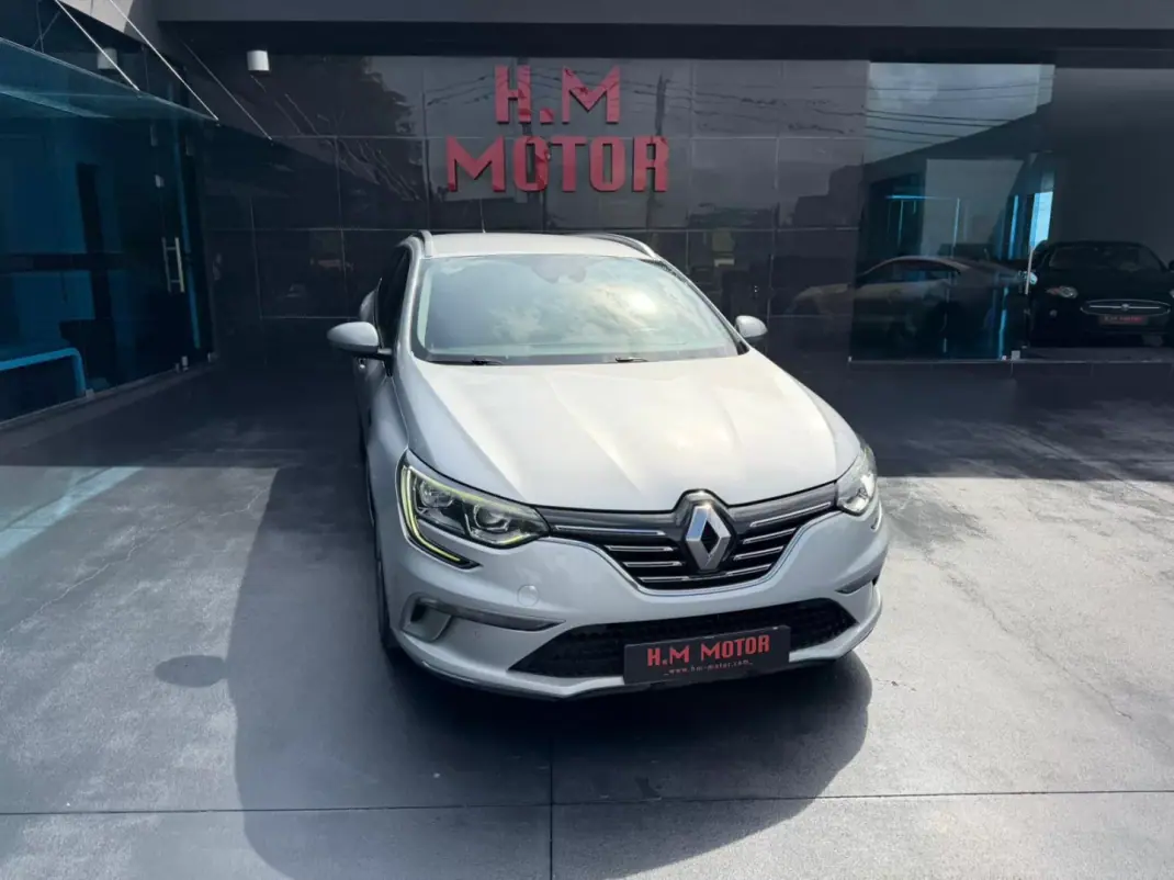 Renault Mégane Sport Tourer 2017 - 13300 EUR, 162000 km - AUTO.MOTO.pt - 162000km - foto 1 de 11