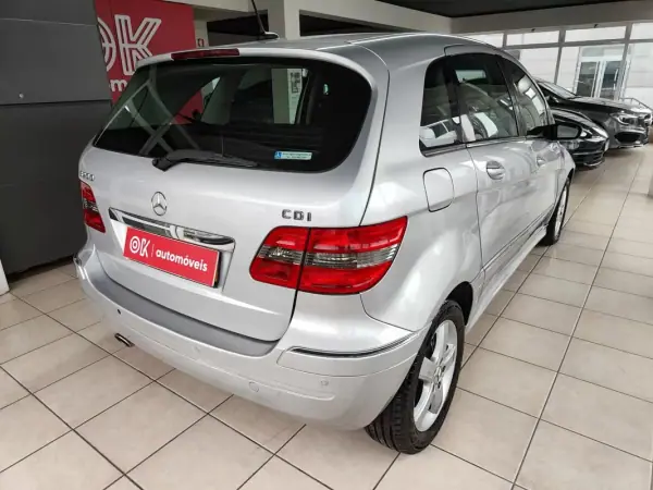 Mercedes-Benz B 200 2006 - 8250 EUR, 190000 km - AUTO.MOTO.pt - 190000km - foto 11 de 34