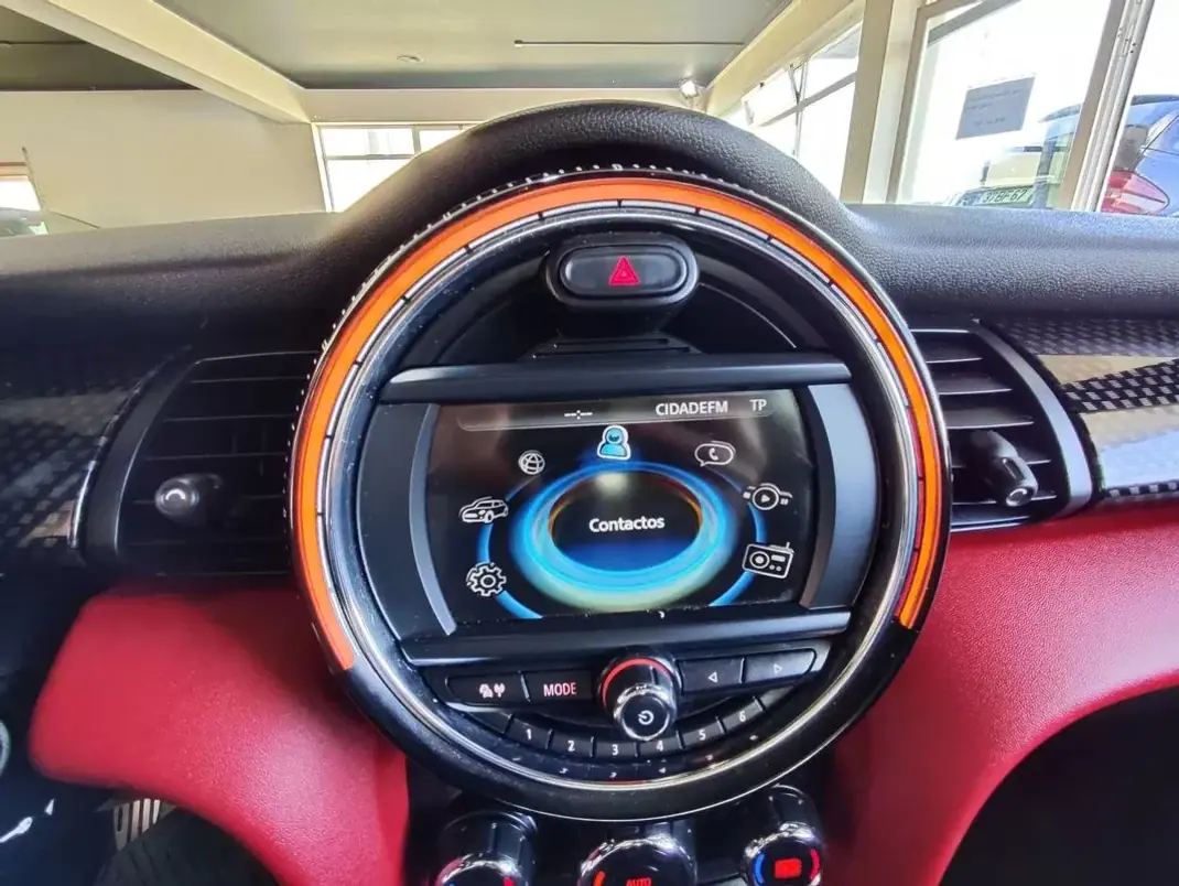 MINI John Cooper Works 2015 - 21500 EUR, 91950 km - AUTO.MOTO.pt - 91950km - foto 29 de 38