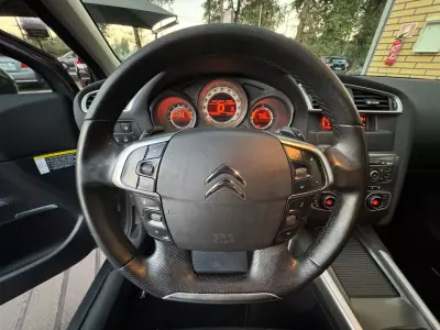 Citroën C4 2012 — photo 6 of 16