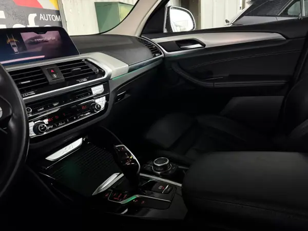 BMW X4 2021 - 45900 EUR, 110000 km - AUTO.MOTO.pt - 110000km - foto 19 de 30