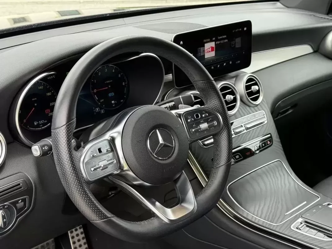 Mercedes-Benz GLC 300 2021 - 49499 EUR, 89500 km - AUTO.MOTO.pt - 89500km - foto 23 de 26