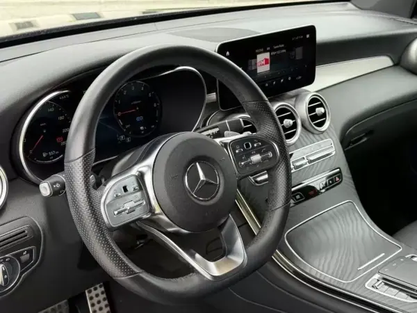 Mercedes-Benz GLC 300 2021 - 49499 EUR, 89500 km - AUTO.MOTO.pt - 89500km - foto 23 de 26