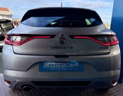 Renault Mégane 2020 - 17950 EUR, 114000 km - AUTO.MOTO.pt - 114000km - foto 9 de 23