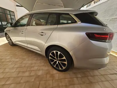 Renault Mégane 2022 - 20200 EUR, 55525 km - AUTO.MOTO.pt - 55525km - foto 15 de 18
