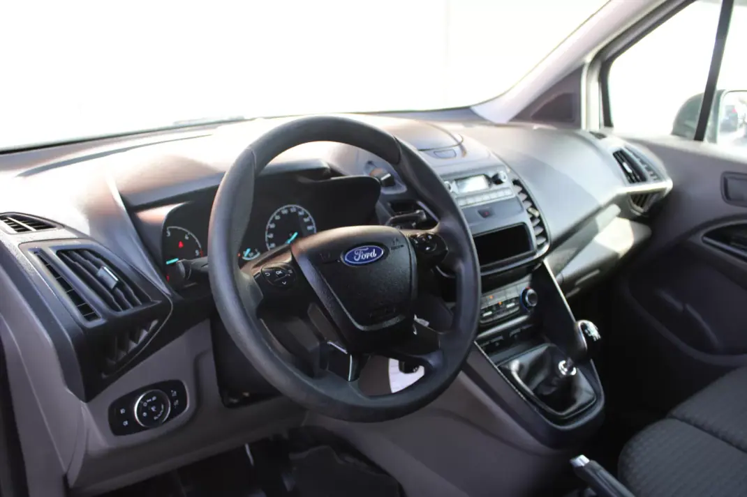 Ford Transit Connect 2021 - 13490 EUR, 172000 km - AUTO.MOTO.pt - 172000km - foto 16 de 22