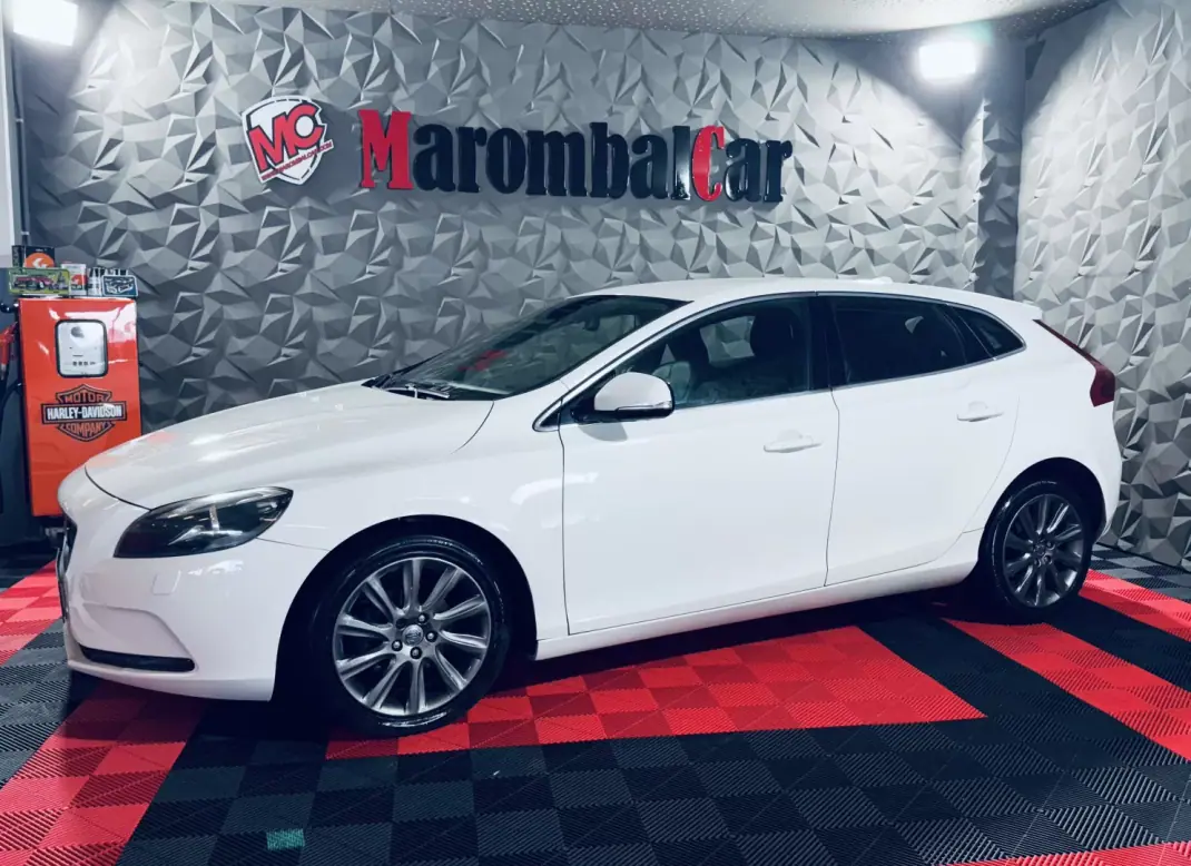 Volvo V40 2013 - 9990 EUR, 258002 km - AUTO.MOTO.pt - 258002km - foto 8 de 31