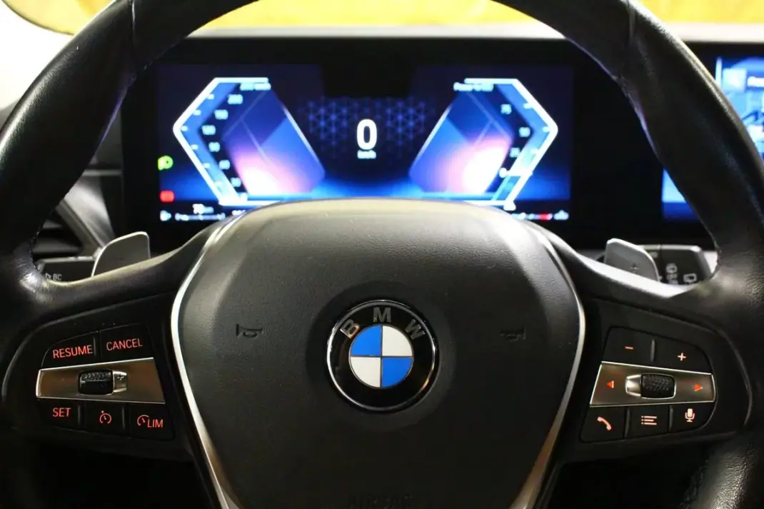 BMW 318 2022 - 27250 EUR, 132000 km - AUTO.MOTO.pt - 132000km - foto 26 de 38