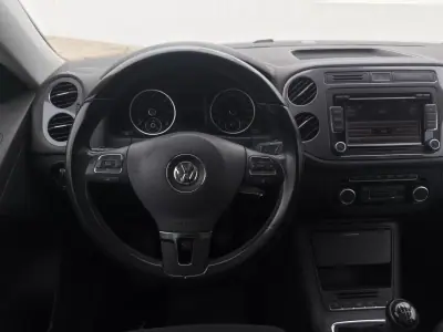 Volkswagen Tiguan 2011 - 13800 EUR, 147290 km - AUTO.MOTO.pt - 147290km - foto 22 de 26