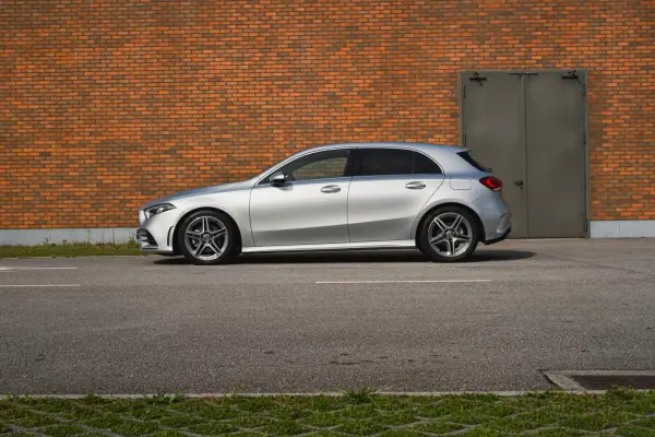 Mercedes-Benz A 180 2021 - 29900 EUR, 95000 km - AUTO.MOTO.pt - 95000km - foto 2 de 26