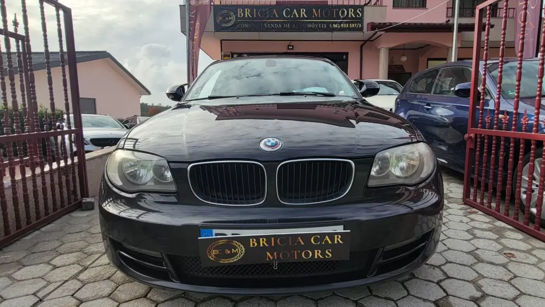 BMW 120 2011 - 11990 EUR, 230000 km - AUTO.MOTO.pt - 230000km - foto 14 de 23