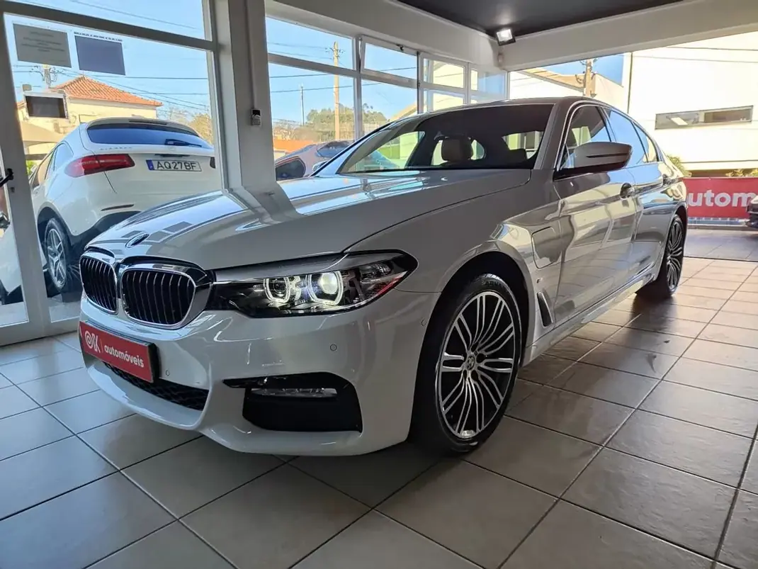 BMW 530e 2019 - 31500 EUR, 46900 km - AUTO.MOTO.pt - 46900km - foto 5 de 39