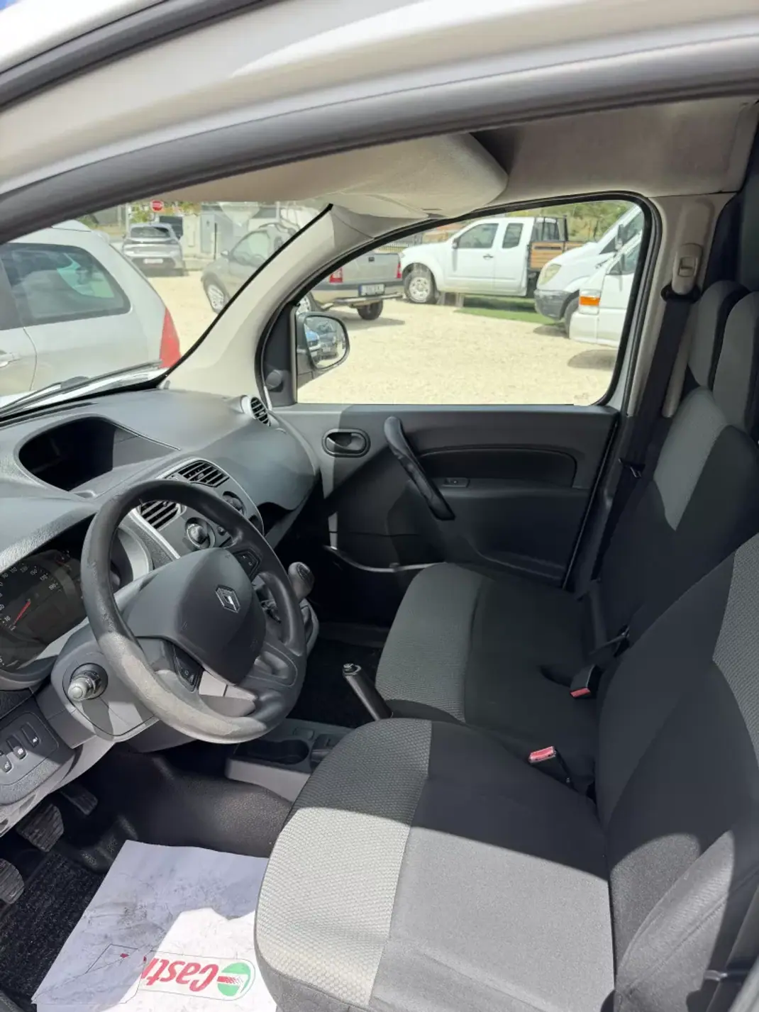 Renault Kangoo 2017 - 6990 EUR, 359871 km - 359871km - foto 10 de 15