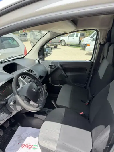 Renault Kangoo 2017 - 6990 EUR, 359871 km - AUTO.MOTO.pt - 359871km - foto 10 de 15