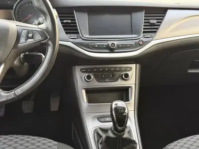 Opel Astra Sports Tourer 2019 - 11900 EUR, 128400 km - AUTO.MOTO.pt - 128400km - foto 7 de 10