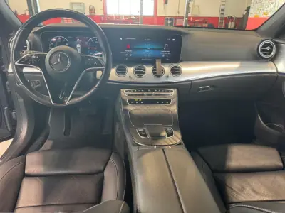 Mercedes-Benz E 300 2021 - 39990 EUR, 84362 km - AUTO.MOTO.pt - 84362km - foto 11 de 16