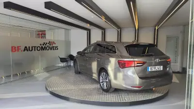 Toyota Avensis Touring Sports 2016 - 14900 EUR, 212217 km - AUTO.MOTO.pt - 212217km - foto 3 de 57