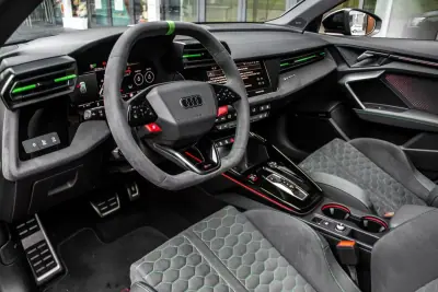 Audi RS3 Sportback 2025 - 86900 EUR, 17138 km - AUTO.MOTO.pt - 17138km - foto 32 de 58