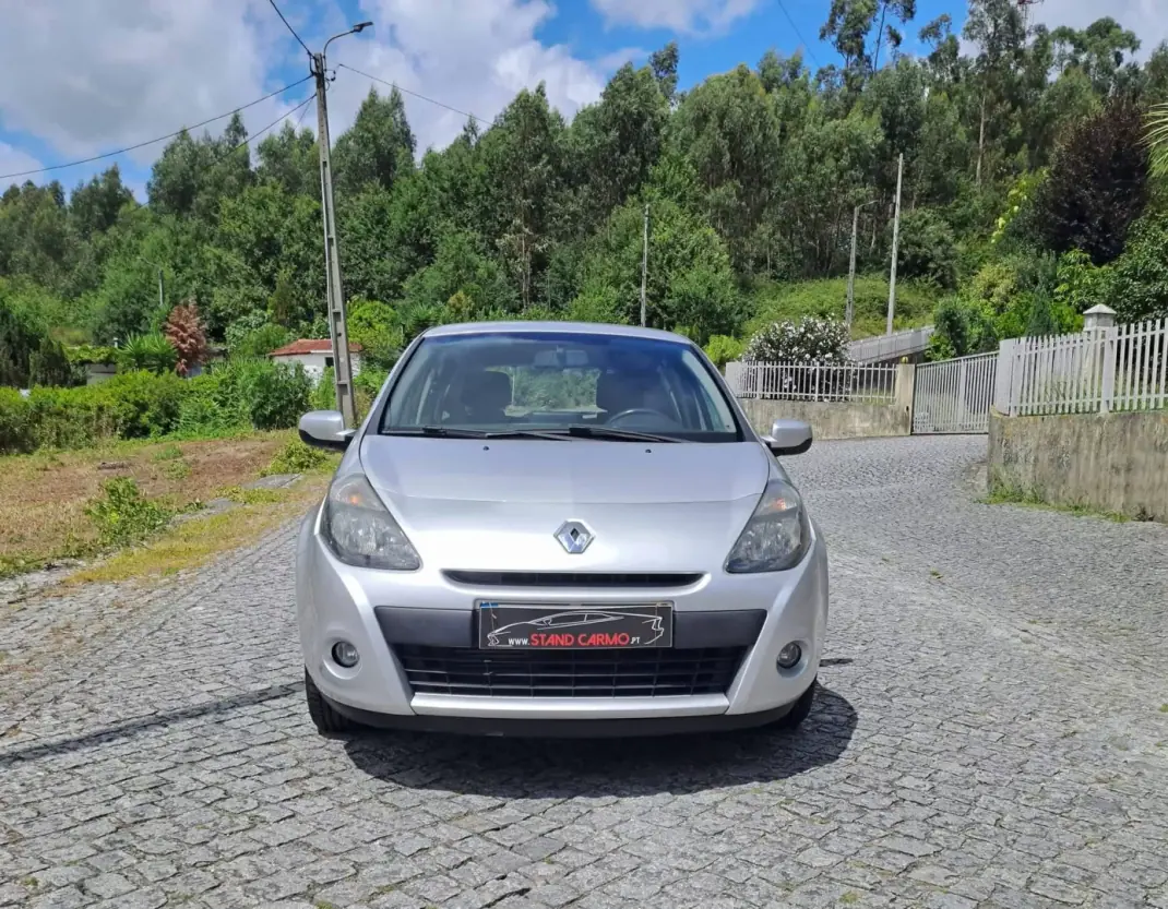 Renault Clio 2011 - 6500 EUR, 180000 km - AUTO.MOTO.pt - 180000km - foto 2 de 12