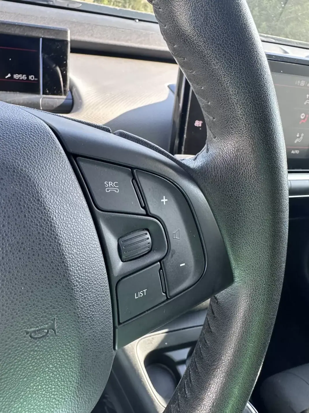 Citroën C4 Cactus 2018 - 11900 EUR, 180000 km - AUTO.MOTO.pt - 180000km - foto 39 de 47