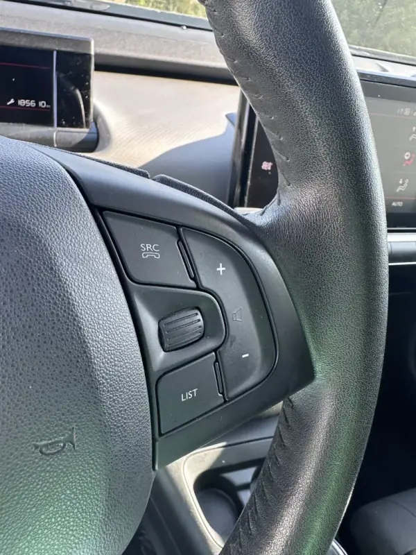 Citroën C4 Cactus 2018 - 11900 EUR, 180000 km - AUTO.MOTO.pt - 180000km - foto 39 de 47