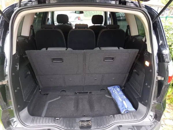 Ford S-Max 2009 - 7990 EUR, 214424 km - 214424km - foto 9 de 11