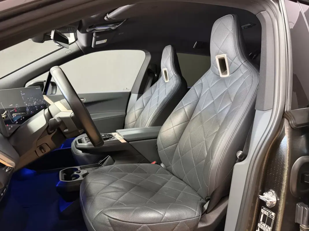 BMW iX 2023 - 58990 EUR, 72846 km - AUTO.MOTO.pt - 72846km - foto 11 de 22