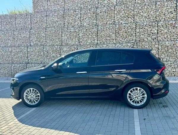 Fiat Tipo 2021 - 16480 EUR, 83000 km - AUTO.MOTO.pt - 83000km - foto 2 de 39