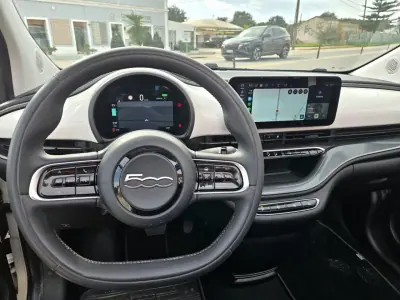 Fiat 500e 2023 - 17950 EUR, 22420 km - AUTO.MOTO.pt - 22420km - foto 6 de 9