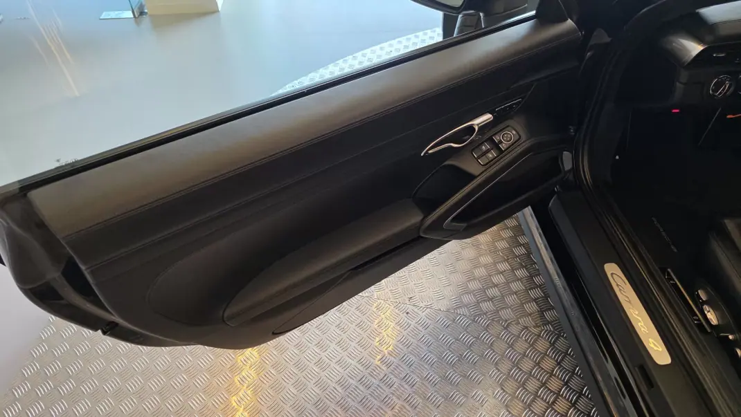 Porsche 991 2016 - 109500 EUR, 62318 km - AUTO.MOTO.pt - 62318km - foto 33 de 60