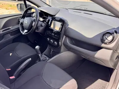 Renault Clio 2015 - 9500 EUR, 130000 km - 130000km - foto 9 de 18