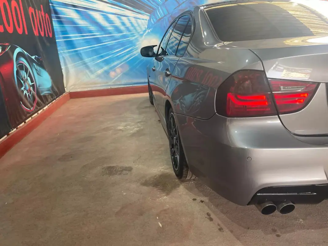 BMW 318 2010 - 10999 EUR, 181000 km - AUTO.MOTO.pt - 181000km - foto 20 de 46