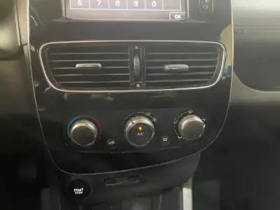 Renault Clio 2019 - 11750 EUR, 106000 km - AUTO.MOTO.pt - 106000km - foto 39 de 45