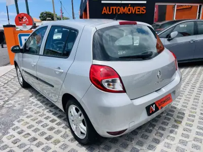 Renault Clio 2008 - 6950 EUR, 171590 km - AUTO.MOTO.pt - 171590km - foto 5 de 12
