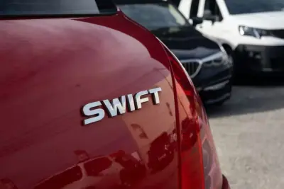 Suzuki Swift 2010 - 3999 EUR, 260000 km - AUTO.MOTO.pt - 260000km - foto 9 de 16